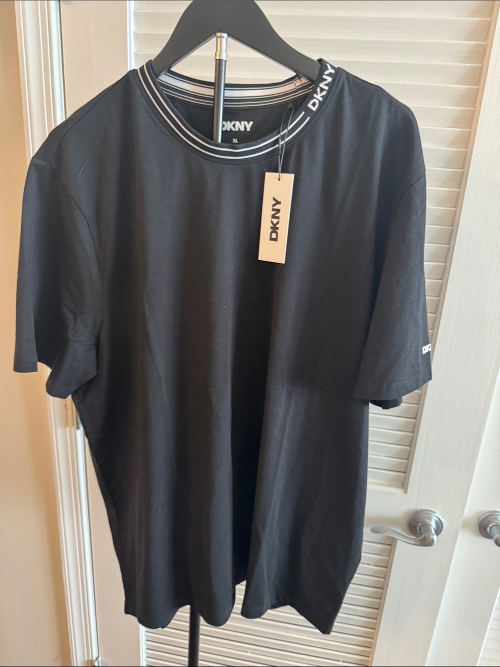 DKNY Black Short Sleeve Crewneck Tee with Contrast Collar